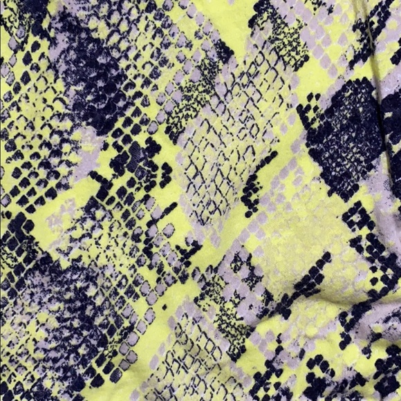 Kenneth Cole cropped yellow reptile t-shirt , M - Picture 4 of 5